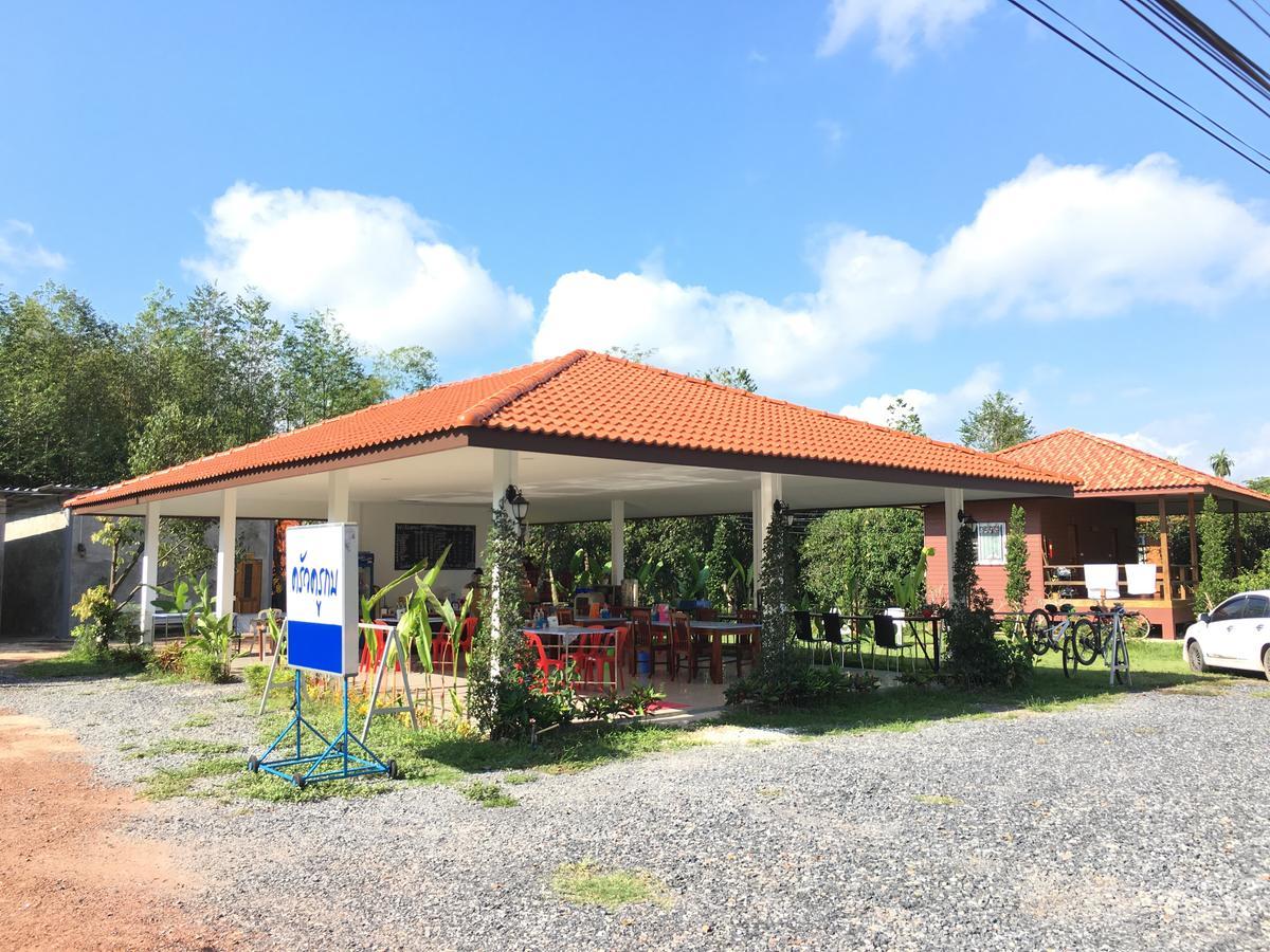 Hotel Baan Suan Kru Kob Ban Ko Maphang Exterior foto