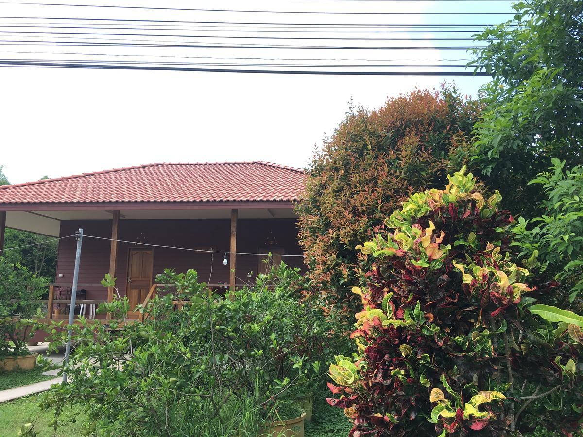 Hotel Baan Suan Kru Kob Ban Ko Maphang Exterior foto