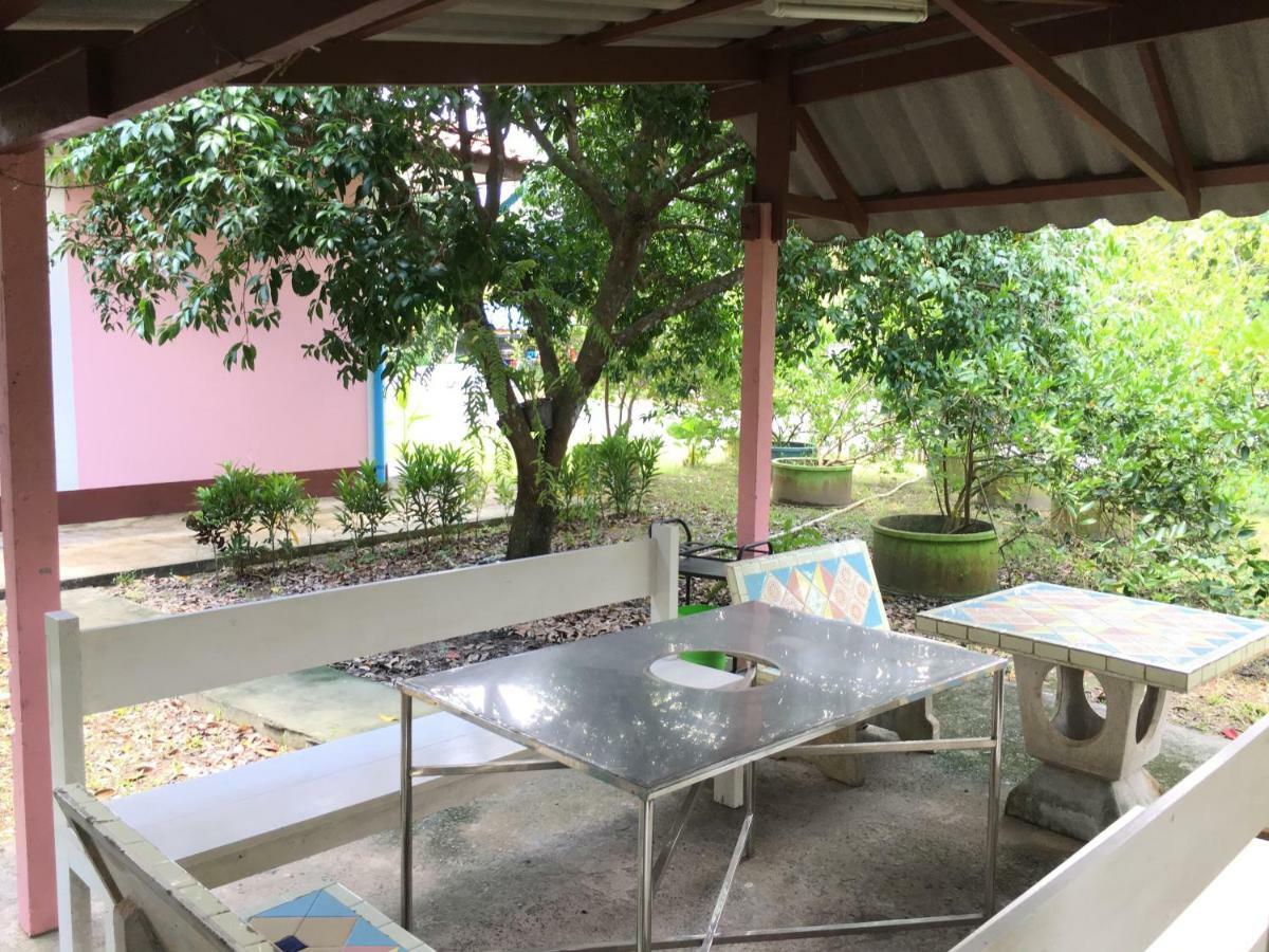 Hotel Baan Suan Kru Kob Ban Ko Maphang Exterior foto