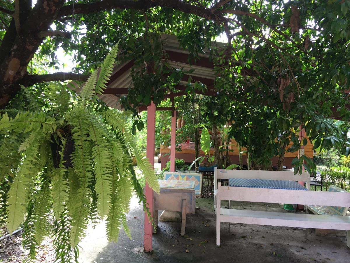 Hotel Baan Suan Kru Kob Ban Ko Maphang Exterior foto